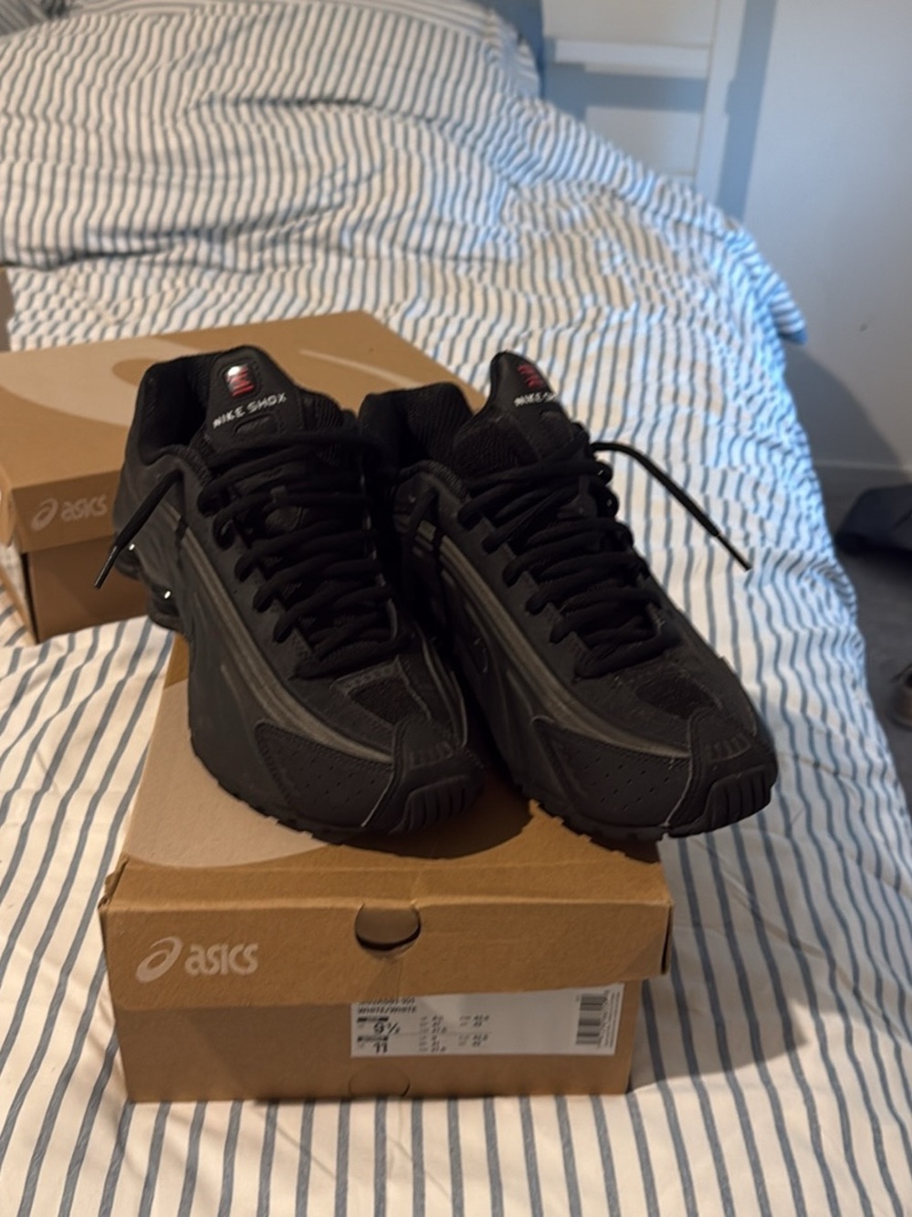 ASICS Men’s Black Gel-Enhanced Running Sneakers
